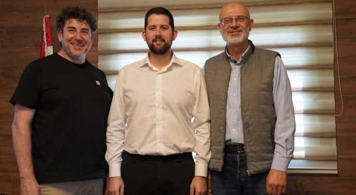 بلدية بقسطا تنسّق توزيع مساعدات للنازحين بالتعاون مع الهيئة الإسلامية للرعاية