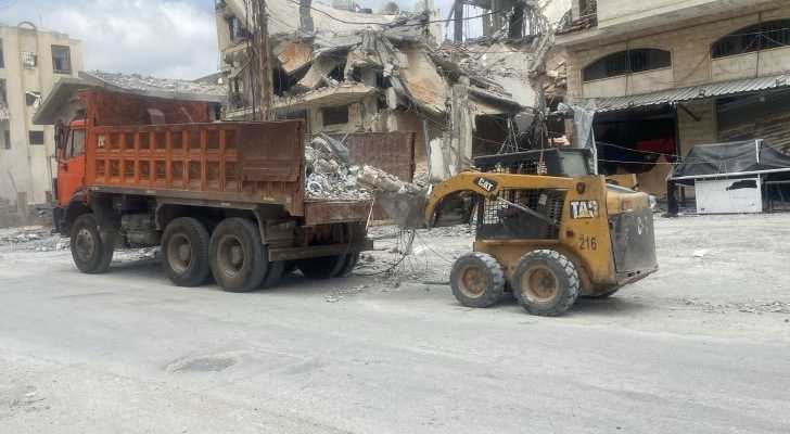 اتحاد بلديات الشقيف يواصل فتح الطرقات وإزالة الردميات في النبطية ومزرعة كفرجوز