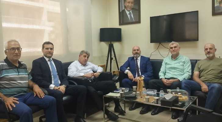 رئيس بلدية المروانية يشارك في اجتماع حول خطة الهيئة الوطنية لإدارة النفايات الصلبة
