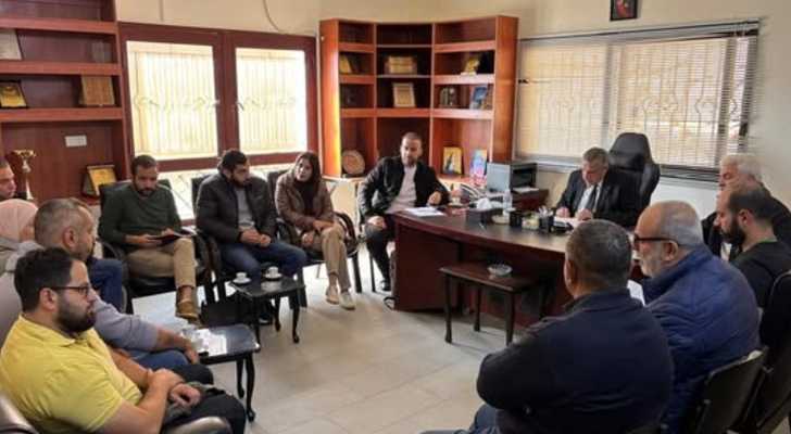 بلدية مشغرة تناقش تركيب 200 جهاز إنارة على الطاقة الشمسية في الطرقات الرئيسية
