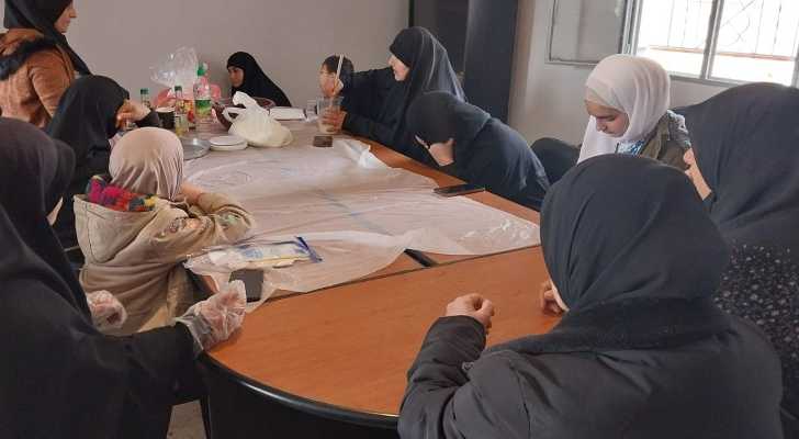 اتحاد بلديات جبل عامل وبلدية عدشيت يُنظمان ورشة لتعليم صناعة الحلويات وتمكين المرأة اقتصاديًا