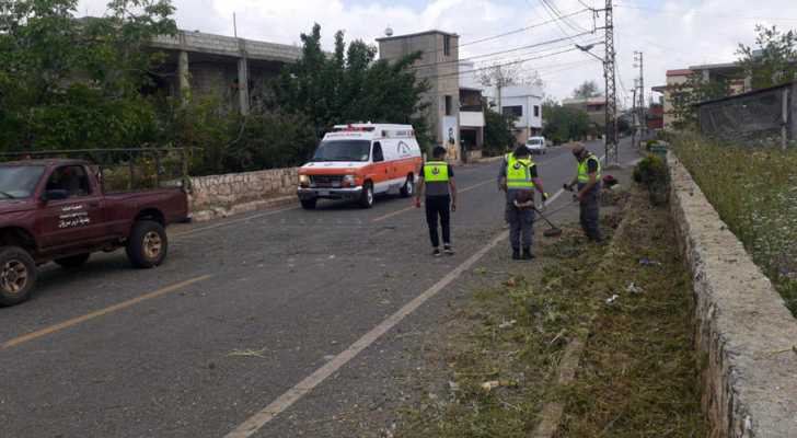 استعداداً لموسم الحرائق ودرءًا للخطر .. بلديات الجنوب تبدأ حملات تنظيف جوانب الطرقات