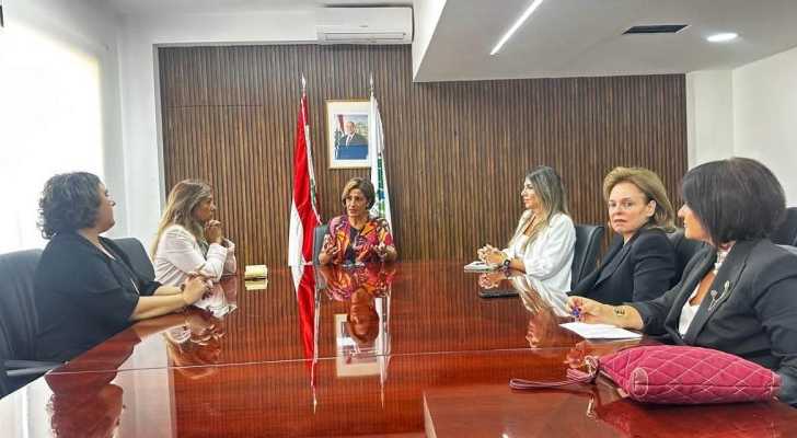 وزارة البيئة تدعم مشاركة النساء في الحلول البيئية عبر البلديات