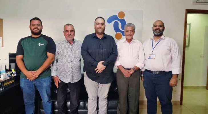 رئيس بلدية بنعفول ومختار عرب الجل يزوران الجمعية الاجتماعية في شحيم