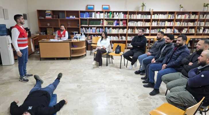 بلدية حلبا تستضيف دورة إسعافات أولية بالتعاون مع الصليب الأحمر اللبنانب لتعزيز الجهوزية المجتمعية