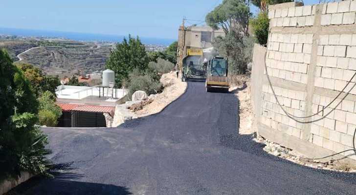 استصلاح طريق حيّ المشاع في بلدية تفاحتا