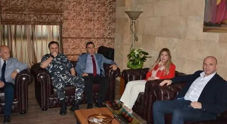 محافظ الشمال تبحث مع البلديات ملفات خدماتية وتنظيمية في طرابلس