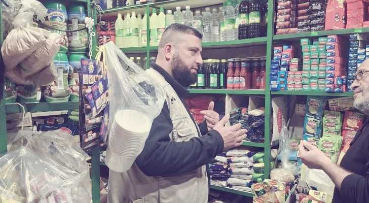 بلدية طرابلس تنفذ جولة صحية تحذيرية لمراقبة محال الحلويات واللحوم والألبان