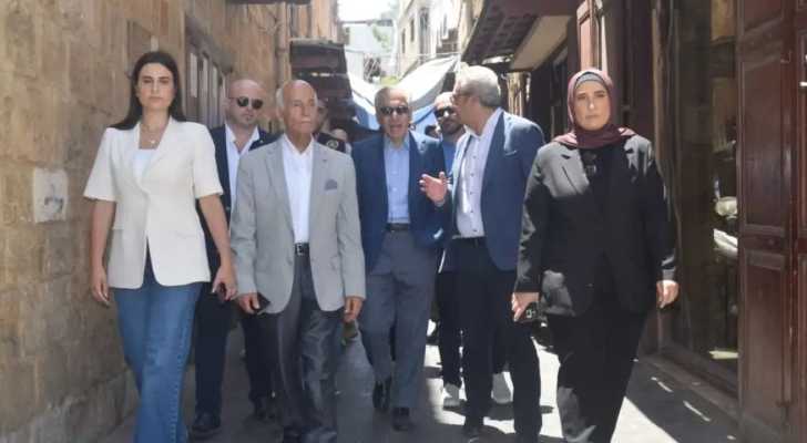 وزير الاقتصاد ورئيس بلدية صيدا يتفقدان المرفأ والأسواق القديمة ويبحثان التحديات الاقتصادية