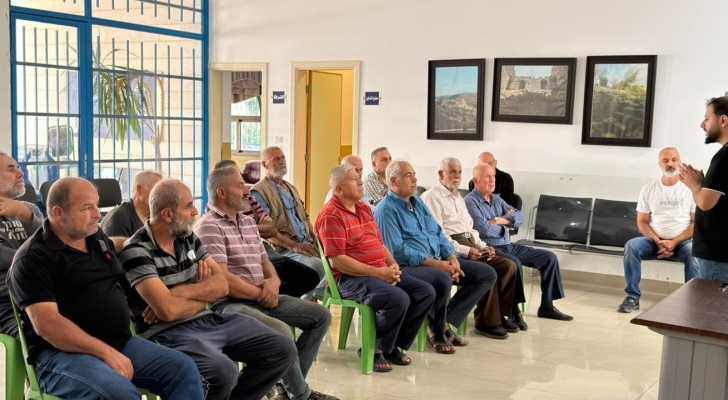 بلدية شقرا ودوبيه تنظّم ندوة حول قطاف الزيتون والعناية بأشجاره أو بعنوان «علامات نضج الزيتون وطرق قطافه»