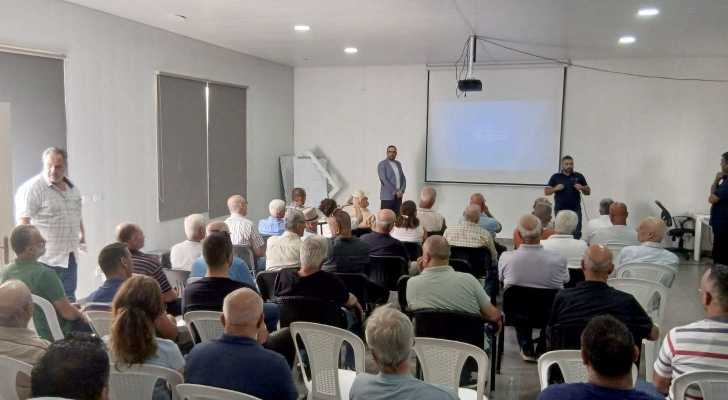 بلدية لبعا تستضيف ورشة زراعية لتدريب المزارعين على تقليم الأشجار المثمرة