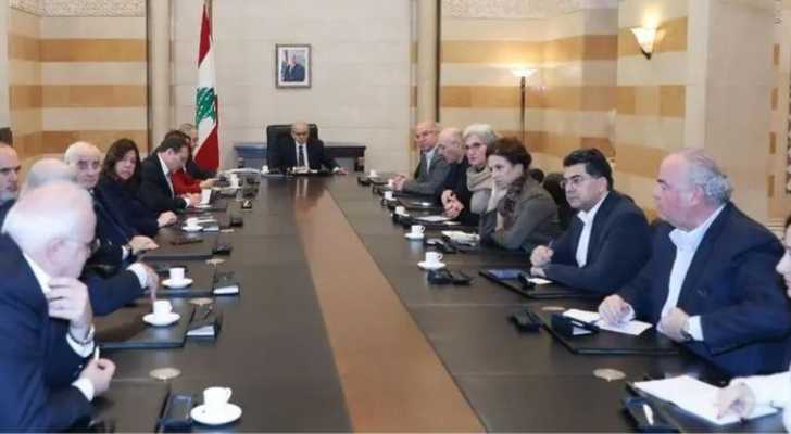 اجتماع حكومي موسّع: النزوح في صدارة البحث وإجراءات أمنية وخطة لتعزيز الاستجابة الإغاثية