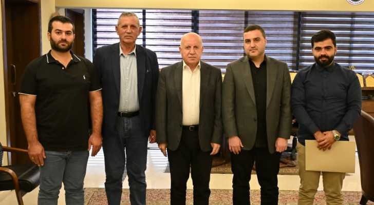وفد من بلدية تفاحتا يزور رئيس مجلس الجنوب