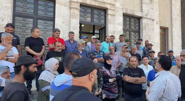 موظفو وعمال بلدية بعلبك يعتصمون للمطالبة بمستحقاتهم المالية
