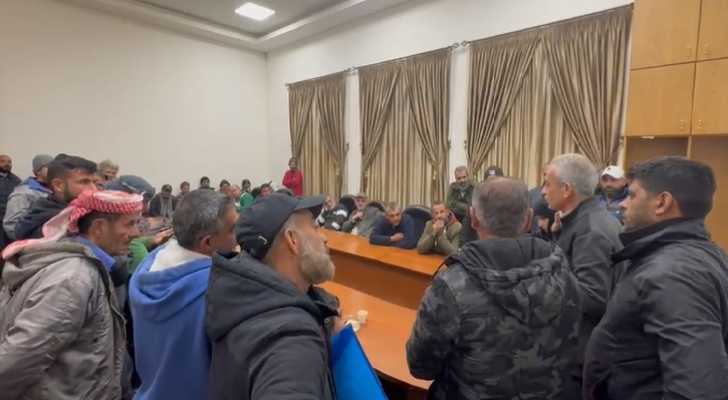 الشلّ في لقاء مع عمّال بلدية بعلبك: لاستكمال الأعمال والمحافظة على نظافة المدينة