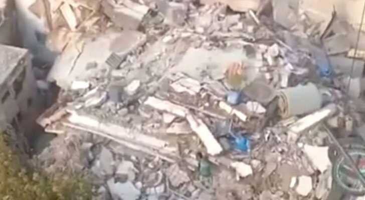 رئيس بلدية طرابلس يتفقّد مبنًى مهدّدًا بالسقوط ويدعو إلى موازنة عاجلة لترميم الأبنية المتصدّعة
