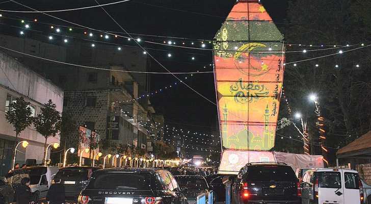 نشاطٌ ملفت للبلديات خلال شهر رمضان .. تكافل اجتماعي وتزيين للشوارع وافتتاح لمهرجانات التسوق
