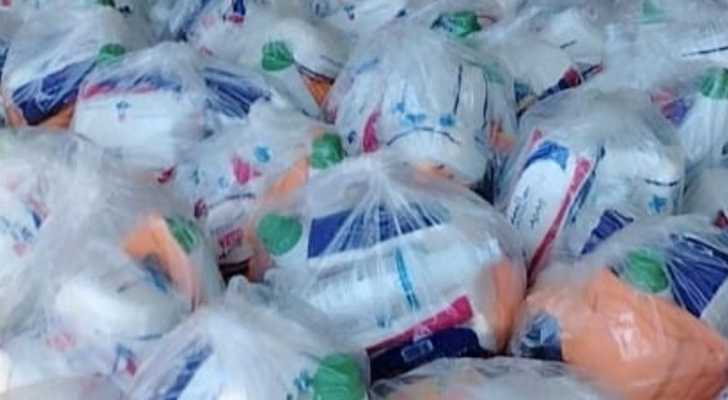 بلدية بيت ياحون توزّع مساعدات غذائية وصحية على أهالي البلدة النازحين