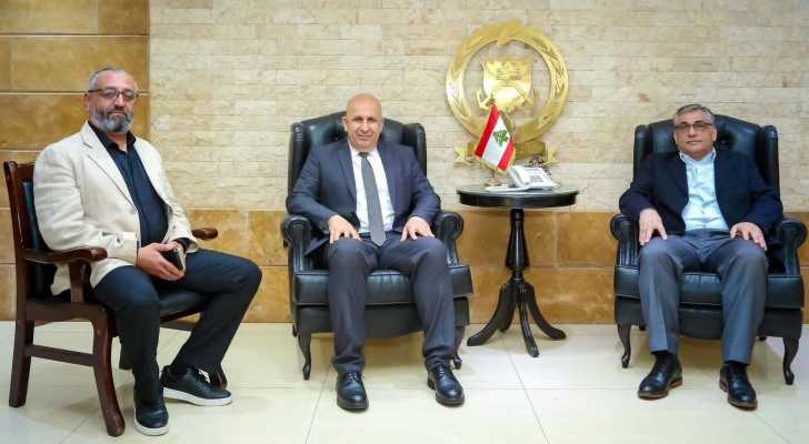 بلدية الميناء تبحث مع المدير العام للدفاع المدني إنشاء مركز للإنقاذ البحري