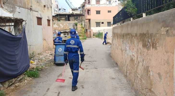 بلدية برج البراجنة تباشر كنس الشوارع تمهيدًا لعودة الأهال