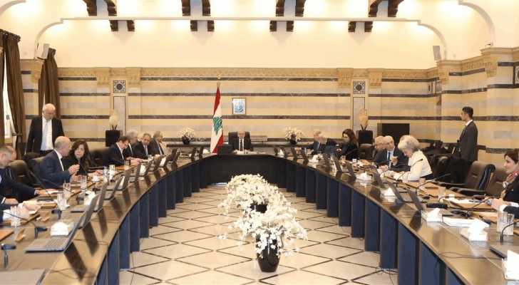 رواتب القطاع العام والعسكريين على طاولة مجلس الوزراء… اقتراحات للتصحيح ومنح مالية قيد البحث