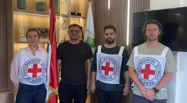 بلدية العباسية تتسلّم مساعدات إغاثية بدعم من الصليب الأحمر اللبناني