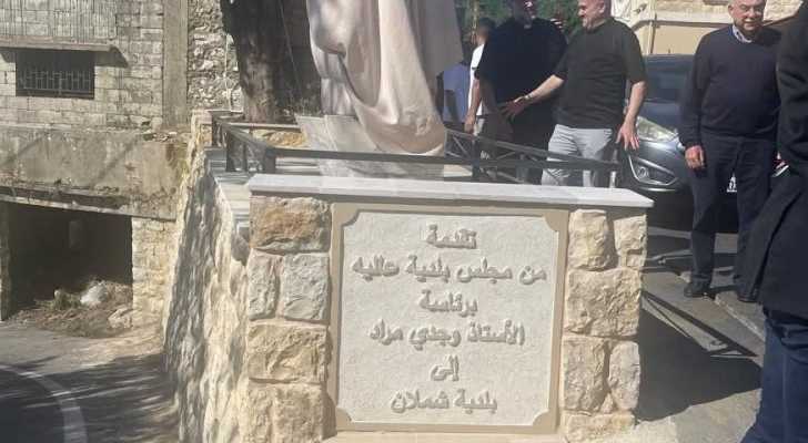 بلديتا عاليه وشملان تحتفيان بمنحوتة فنية تجسّد روابط التعاون بين البلدتين