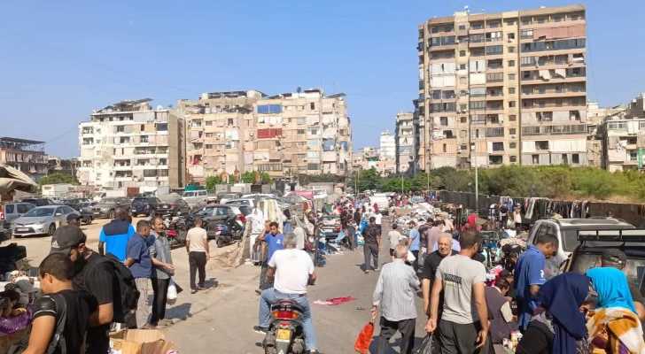 بلدية بيروت تزيل التعديات في صبرا وتعيد فتح الطريق أمام حركة السير