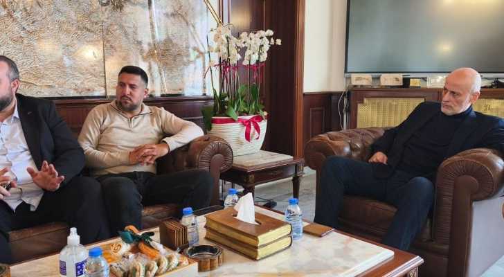 اجتماع مع محافظ جبل لبنان: عرض واقع النزوح وتنسيق الاستجابة البلدية خدمةً للنازحين