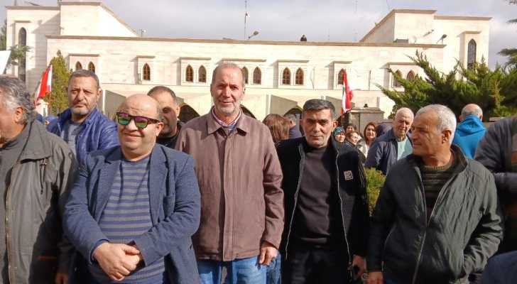 رابطة مخاتير الهرمل والجوار تشارك في اعتصام لجنة أساتذة التعليم الثانوي أمام سراي الهرمل