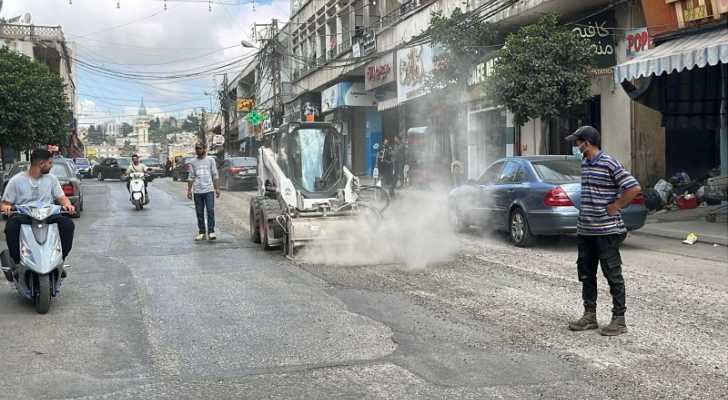 بلدية النبطية تباشر صيانة وتحضير الطرق تمهيداً لفلشها بالزفت