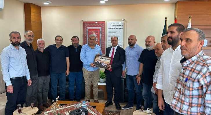 بلدية ميس الجبل تبحث مع رئيس الجامعة الإسلامية شؤون النازحين والطلاب