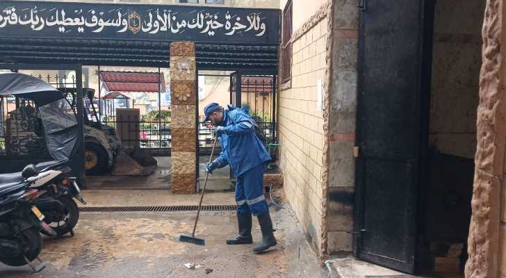بلدية برج البراجنة تباشر بحملة لإزالة ردميات من جبانة الرادوف