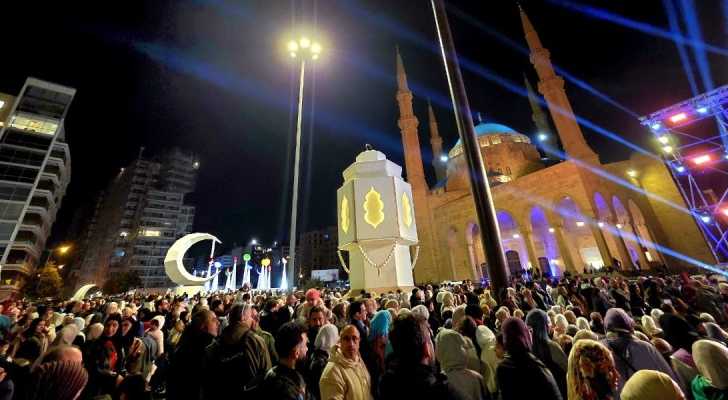 بلدية بيروت تُضيء هلال وفانوس رمضان في