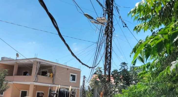 بلدية طيردبا تتابع أعمال إعادة تأهيل شبكة الكهرباء في البلدة