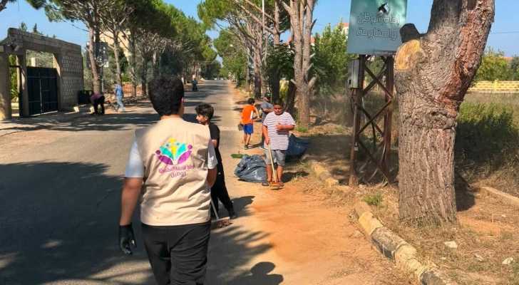 بلدية رومين تنظّم حملة لتنظيف عدد من شوارع البلدة