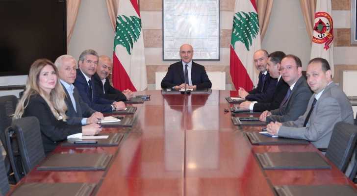 وزير الداخلية يبحث مع المحافظين دعم البلديات وتداعيات النزوح في المحافظات