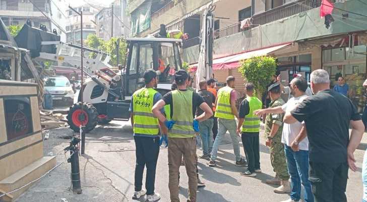 بلدية بيروت تزيل تعديات على الأملاك العامة في حي اللجا