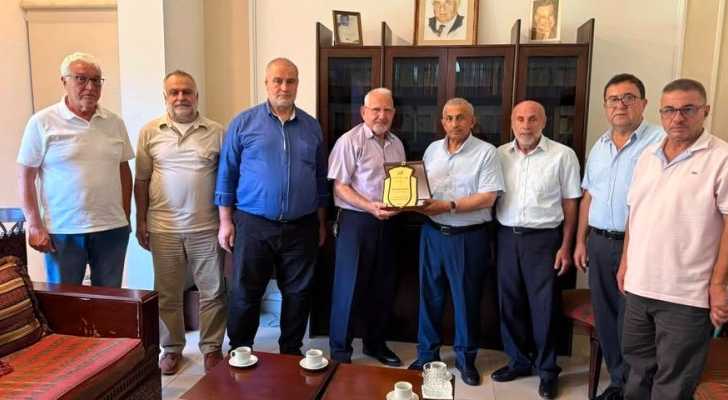 وفد من بلدية حولا يزور النائب أسامة سعد لبحث أوضاع النازحين