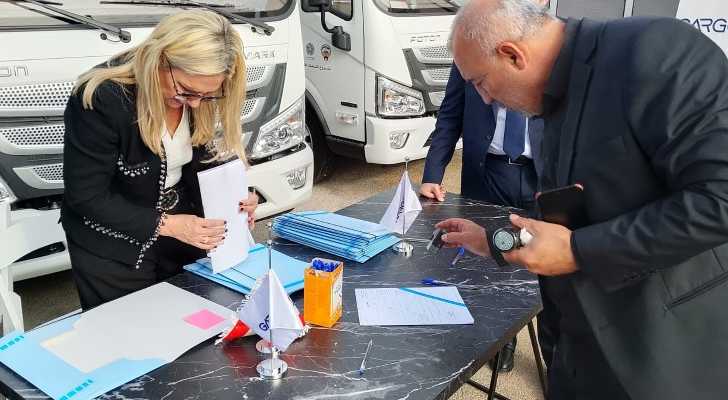 بلدية الشعيتية ومالكية الساحل تُوقّع مستندات استلام آلية لنقل النفايات
