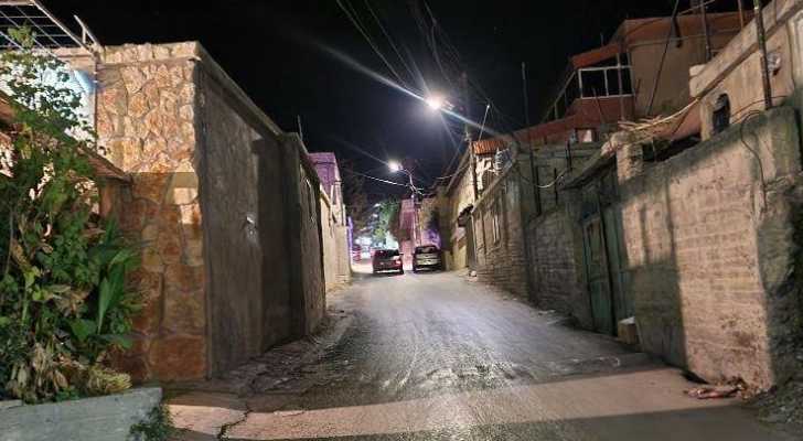 بلدية يونين تباشر بتنفيذ مشروع إنارة الطرق الأساسية في الأحياء السكنية الداخلية