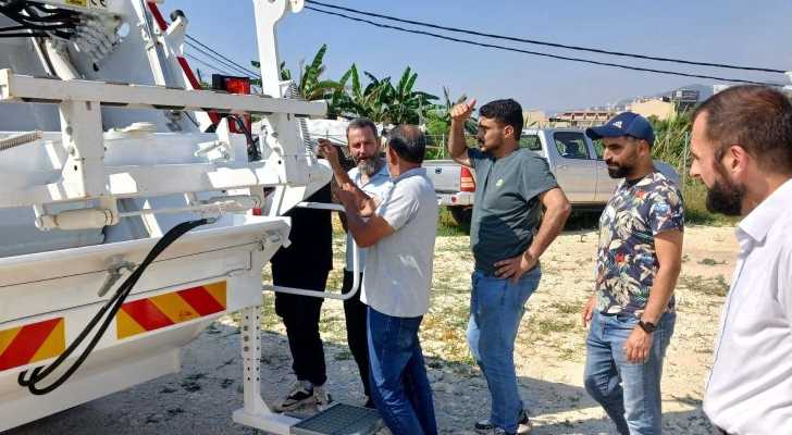 بلدية ديركيفا تتسلّم آلية جمع نفايات من مجلس الإنماء والإعمار
