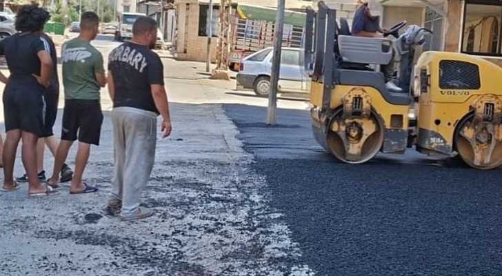 بلدية الشويفات تنفذ أعمال صيانة وتعبيد في العمروسية وطريق الشويفات – خلدة