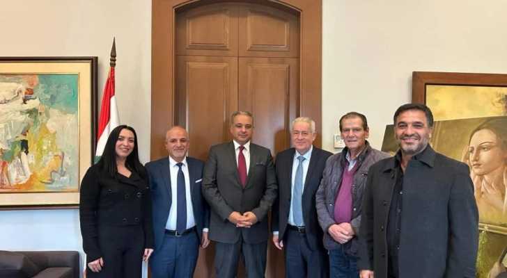 وفد من بلدية برقا يبحث مع وزير الثقافة استحداث مكتبة عامة في البلدة