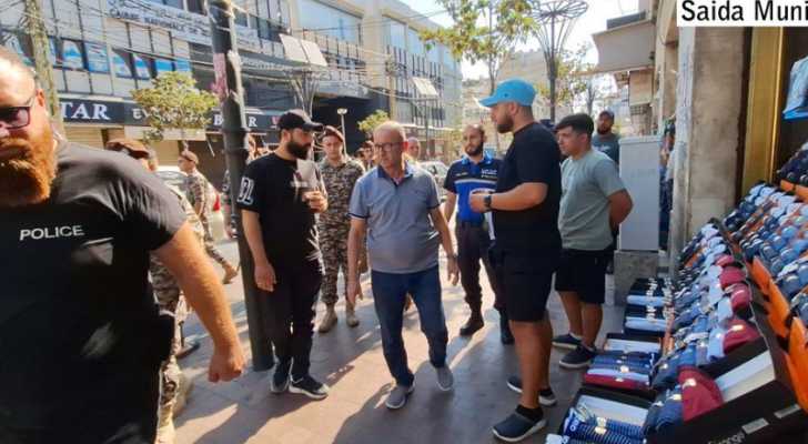 شرطة بلدية صيدا تنفذ حملة إزالة وملاحقة المخالفات ضمن السوق التجاري
