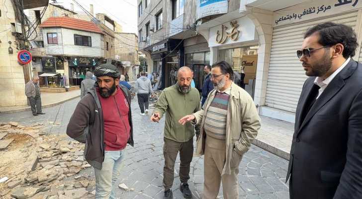 بلدية بعلبك تواصل أعمال صيانة الأرصفة والبلاط في السوق القديم