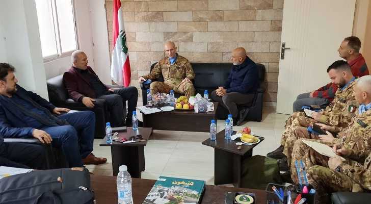 بلدية الشعيتية تستقبل قائد الكتيبة الإيطالية وتتسلّم تجهيزات طبية