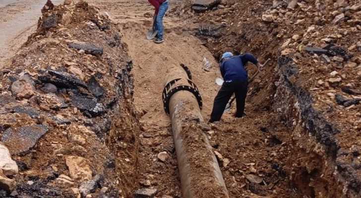 بلدية عاليه بالتعاون مع مؤسسة مياه بيروت وجبل لبنان تنجز صيانة خط مياه رئيسي