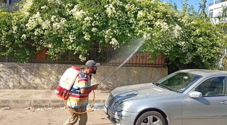 بلدية الجية: استمرار أعمال رش المبيدات في الأحياء لتعزيز السلامة البيئية والصحية