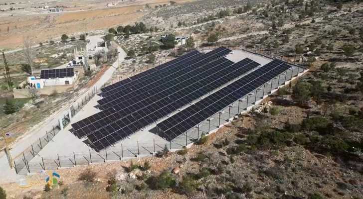 مشروع الطاقة الشمسية ببلدة العين .. 350 الف دولار خدمةً لـ 22500 نسمة (فيديو)